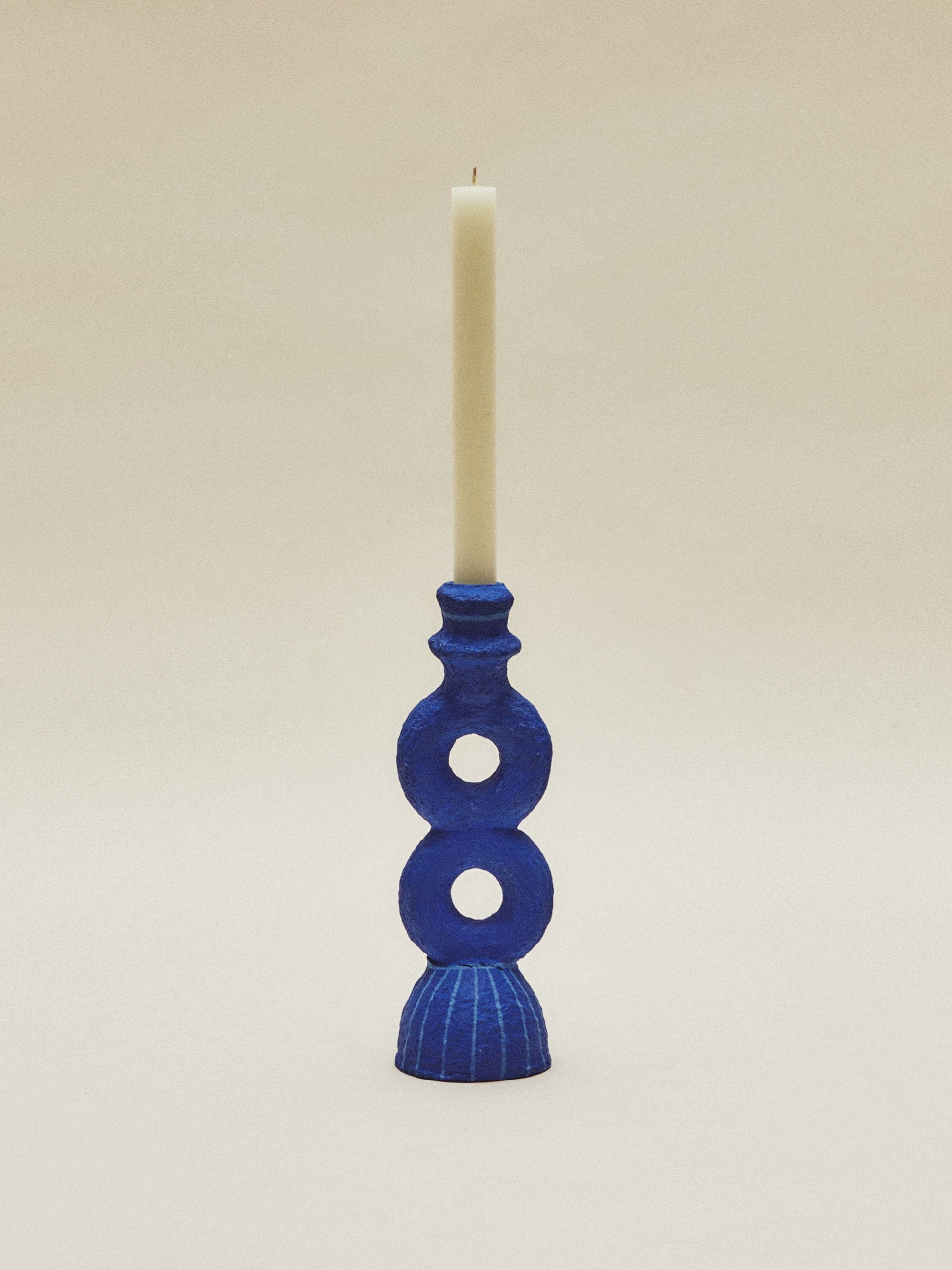 Eight-shaped papier-mâché candlestick