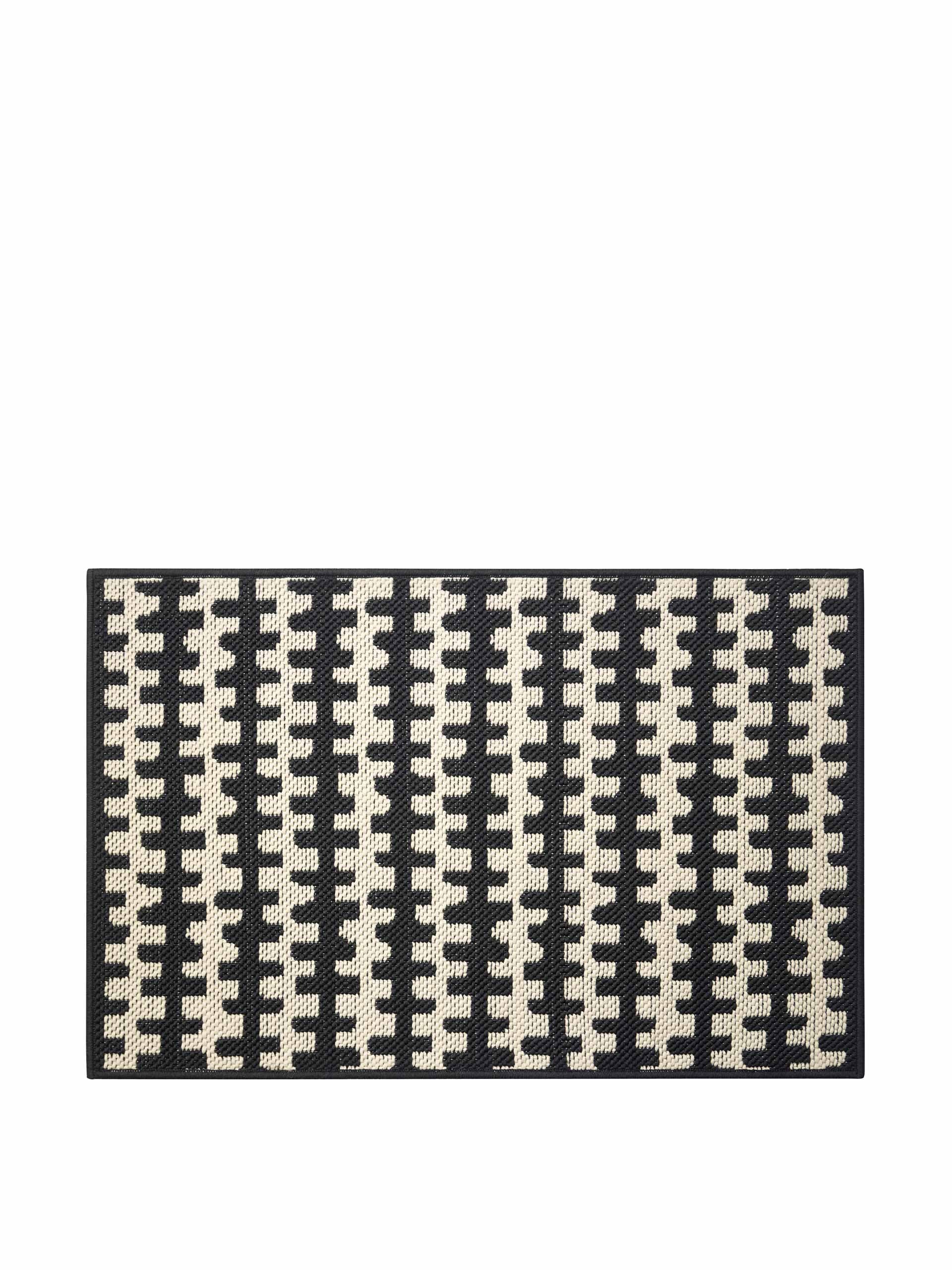 Patterned black and white doormat