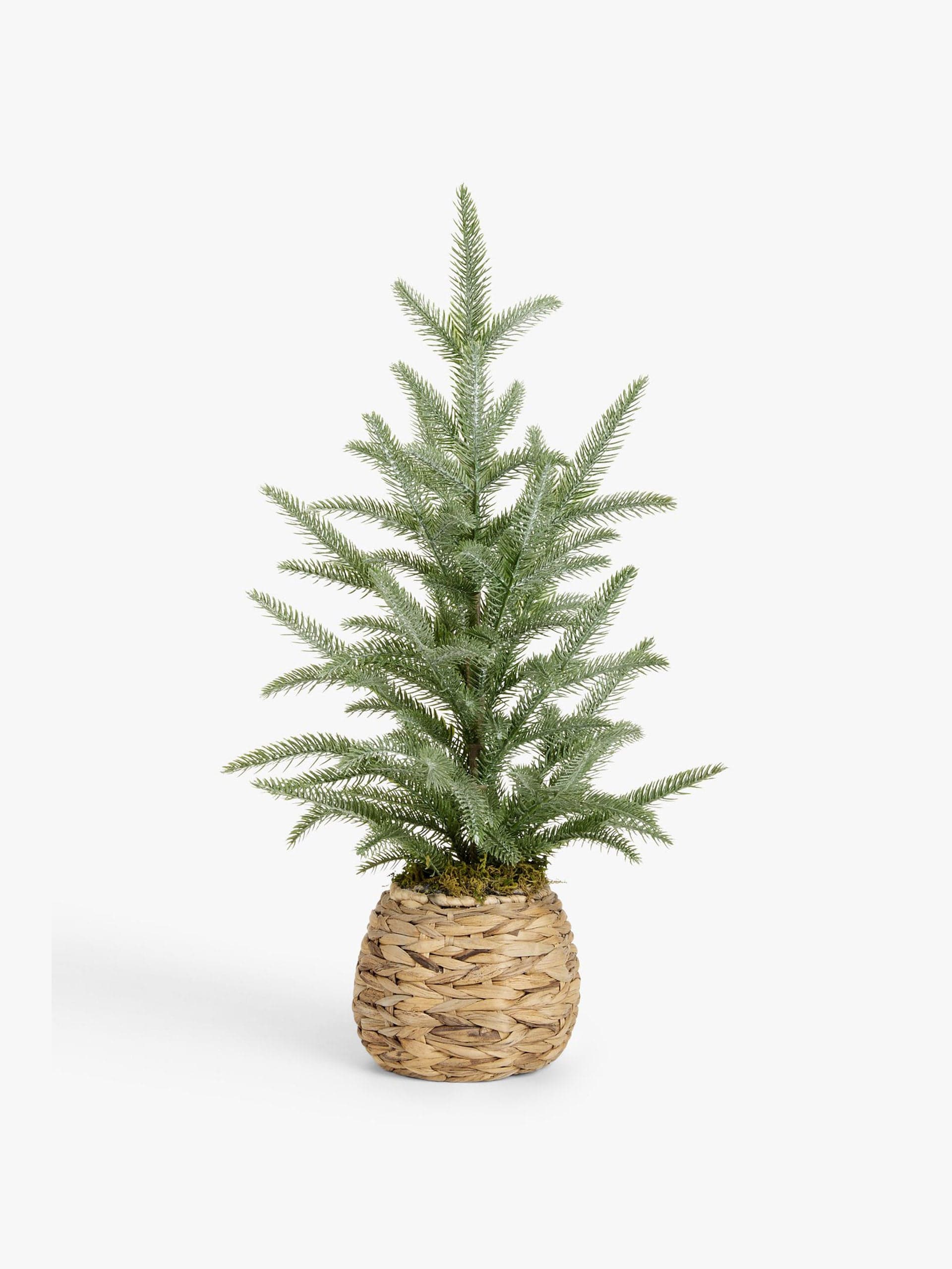 Mini basket tree