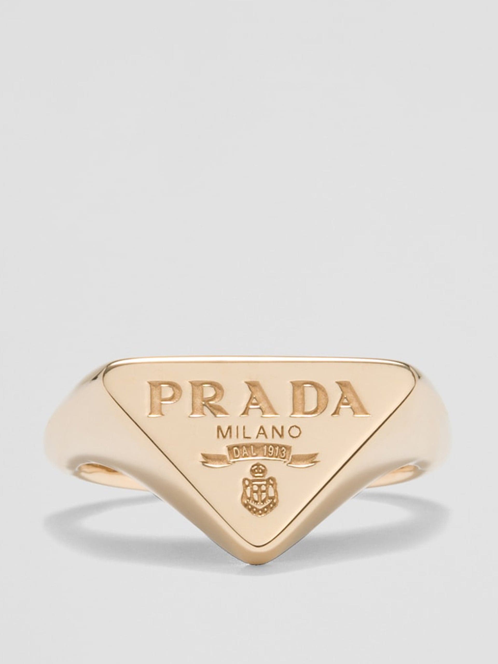 Yellow gold signet ring