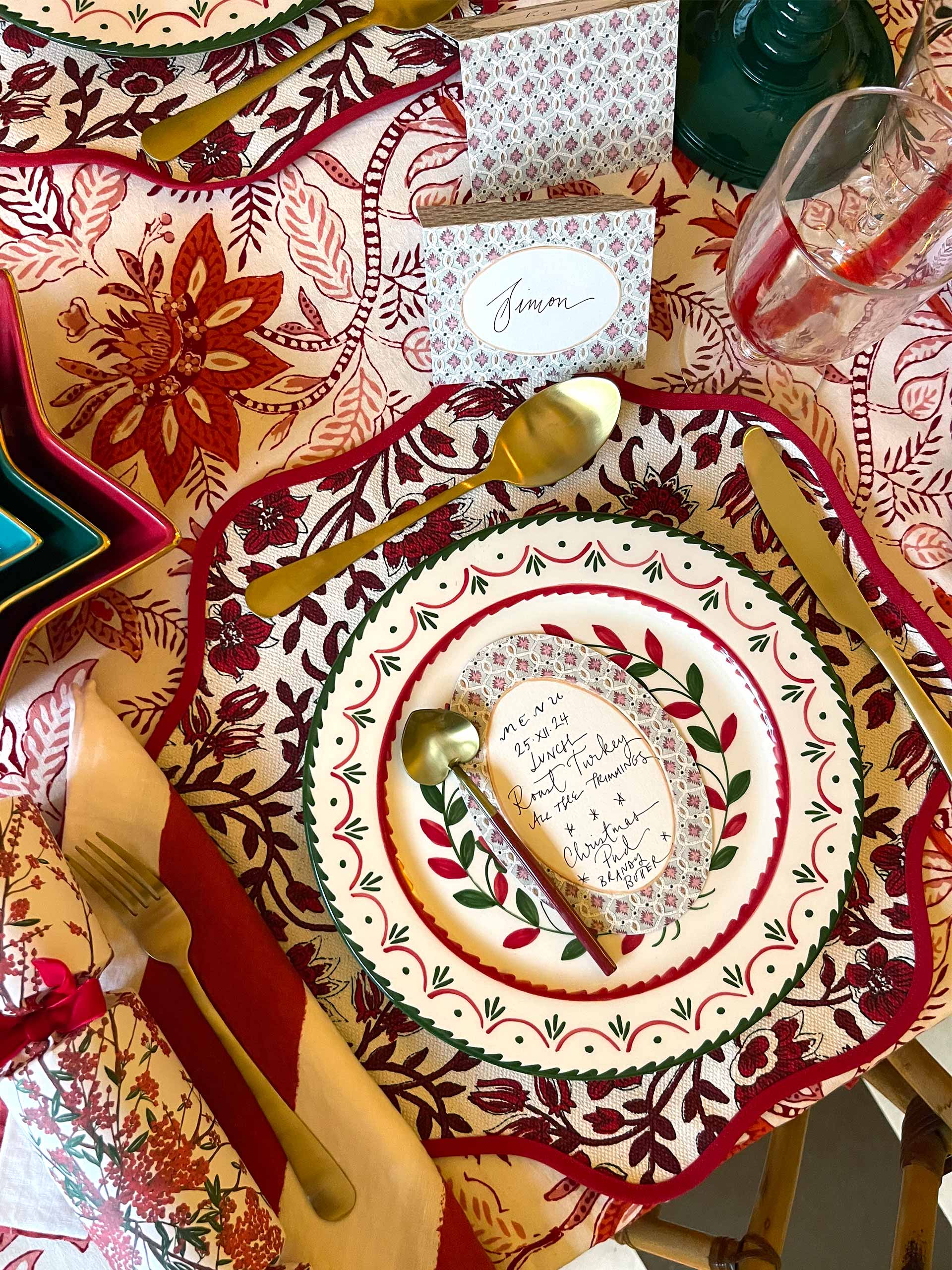 christmas-table-holding-2