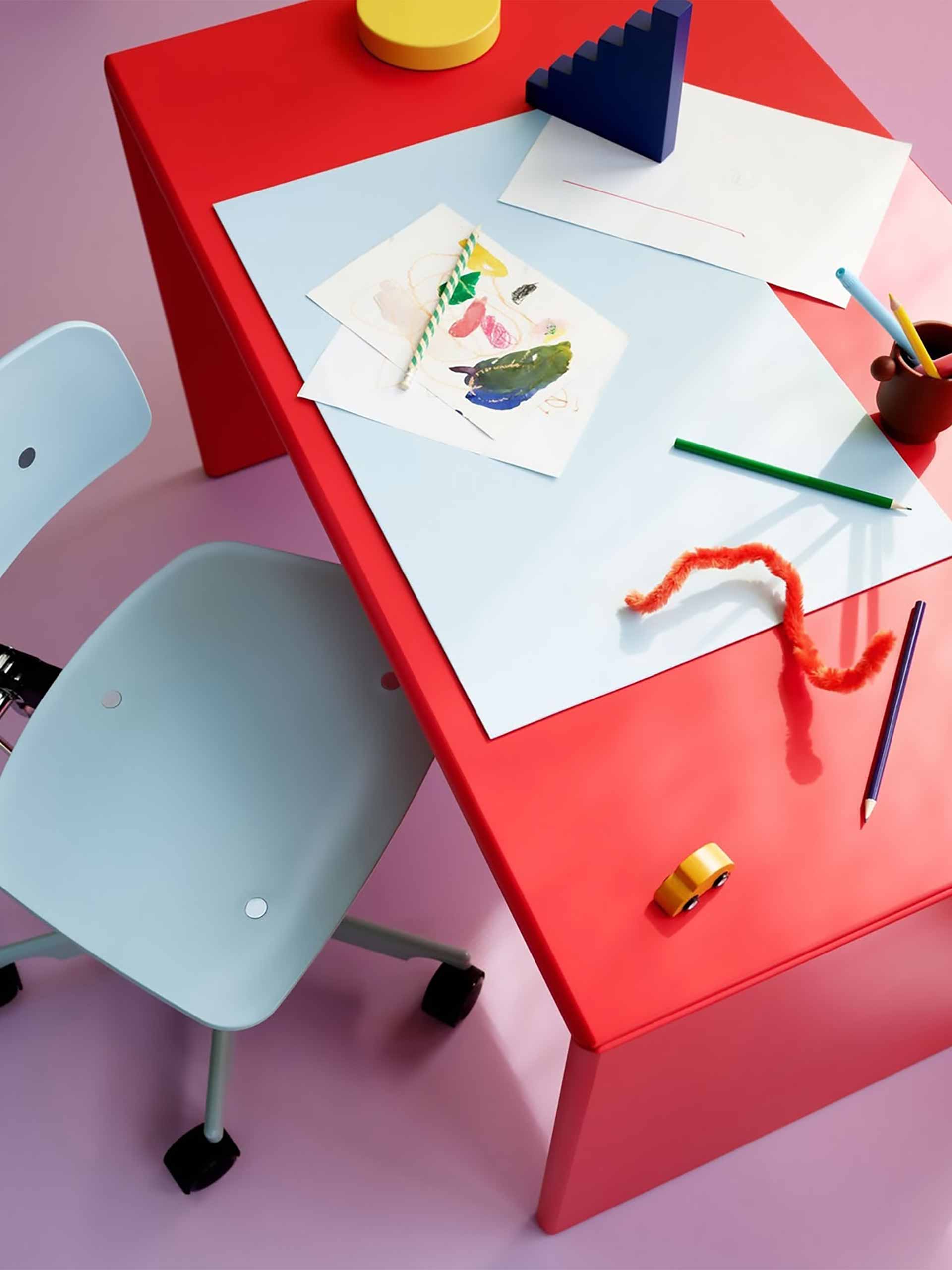 back2skool-holding-montana-furniture