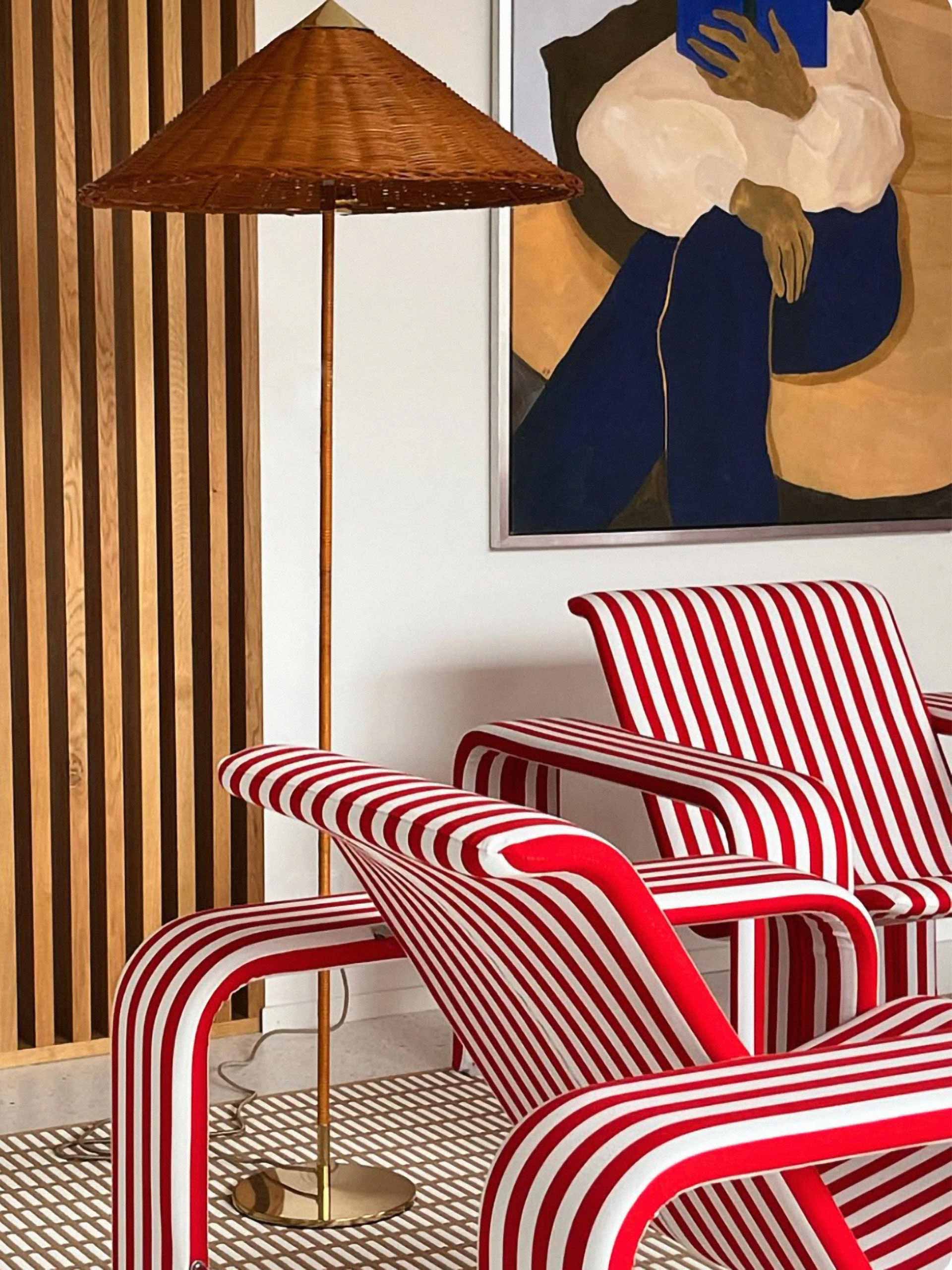 stripes-holding-kotimme